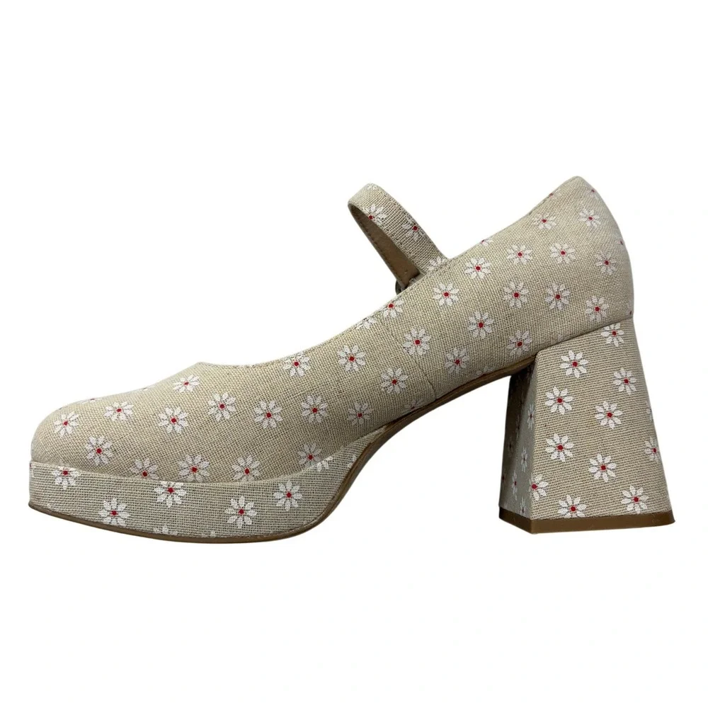 Madden Girl Daisy Floral Platform Mary Jane Heels Beige Block Heel Square Toe 11
